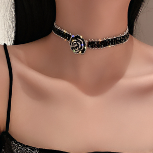 New Black Flower Necklace Ladies Exquisite Clavicle Chain Necklace Jewelry for Ladies Gift
