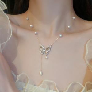 New White Pearl Butterfly Necklace Ladies Exquisite Clavicle Chain Necklace Jewelry for Ladies Gift