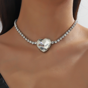New Shiny Silver  Heart Necklace Ladies Exquisite Clavicle Chain Necklace Jewelry for Ladies Gift