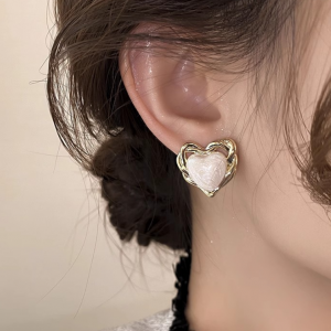 Imitation Heart Pearl Stud Earrings for Women Round Wedding Party Ear Jewelry Wholesale