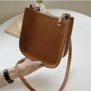 Brown PU Leather Fashion Design Crossbody Bags For Women Summer Travel Shoulder Bags Large Capacity Handbags and Purse Armpit Hobo Bag